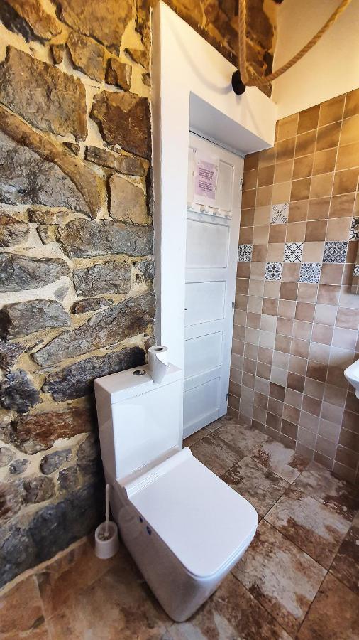 Homestay Tuul Etxea, En Caserio A 8km De Bilbao, Bano Compartido *