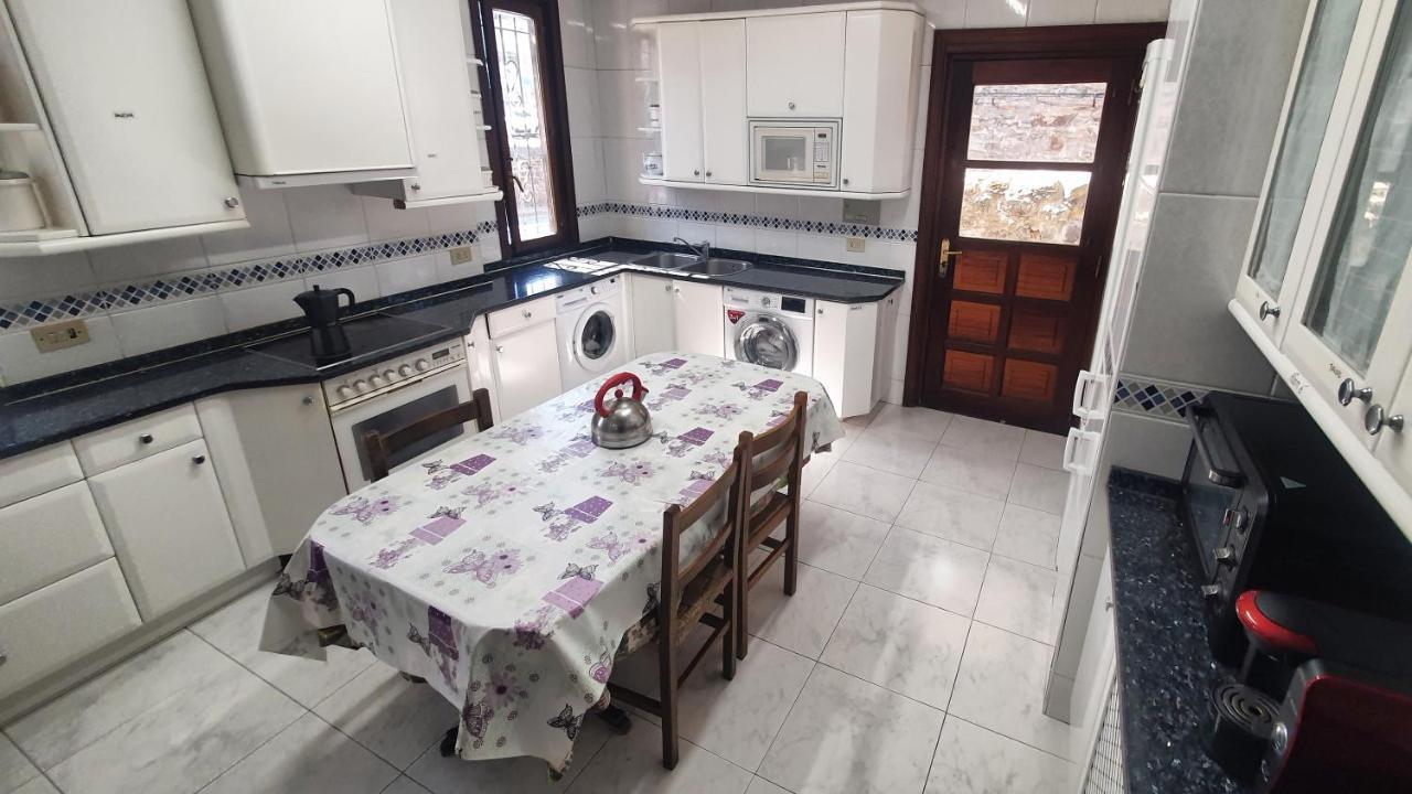 Tuul Etxea, En Caserio A 8km De Bilbao, Bano Compartido Homestay