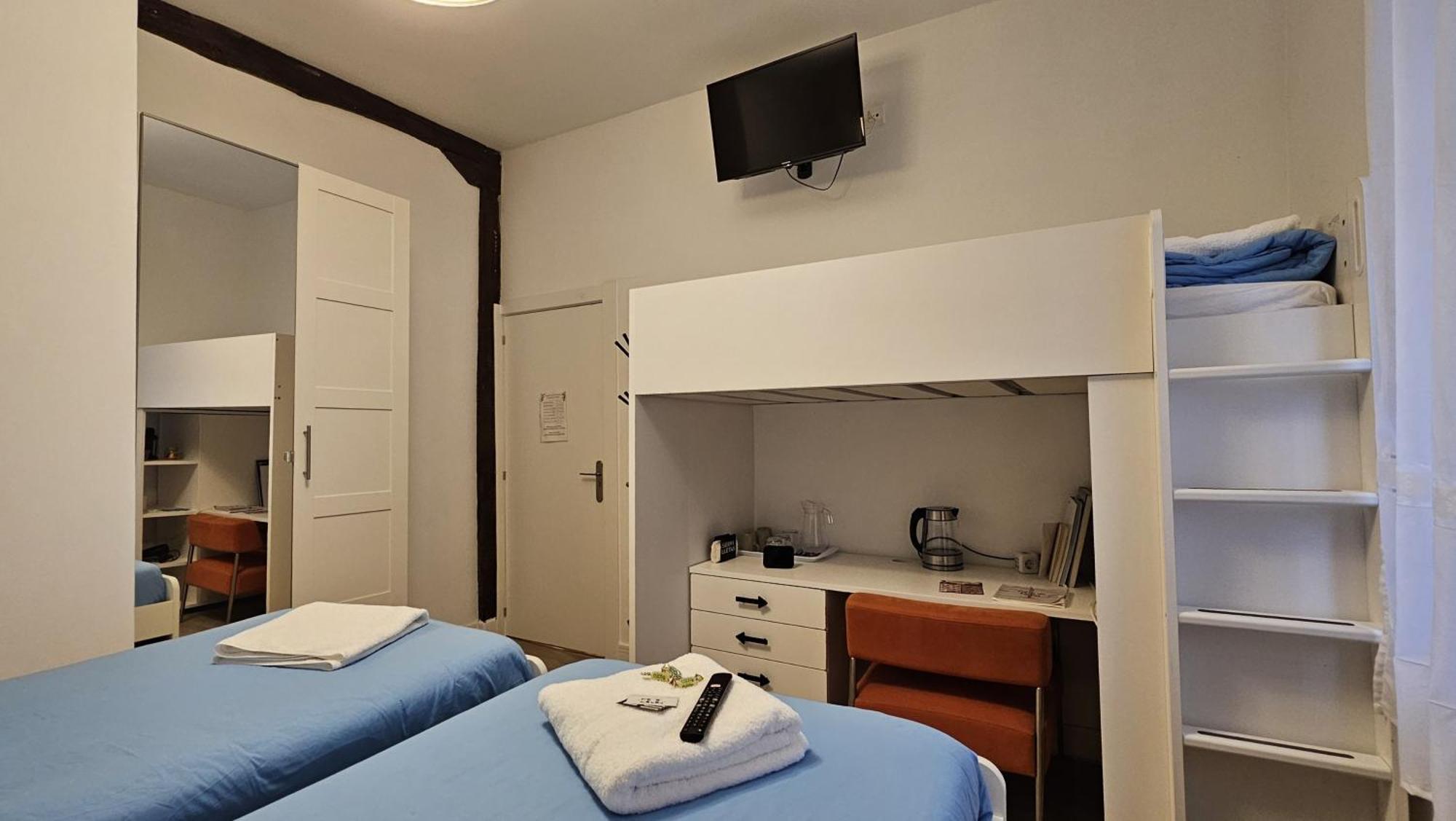 Homestay Tuul Etxea, En Caserio A 8km De Bilbao, Bano Compartido *