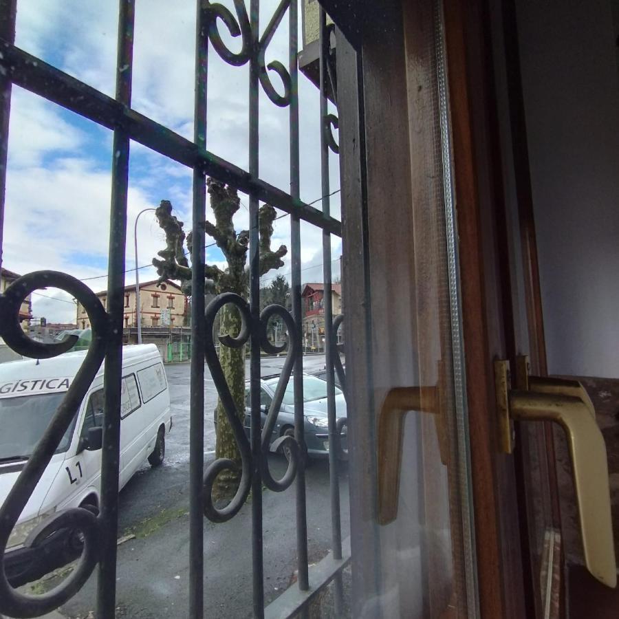 Homestay Tuul Etxea, En Caserio A 8km De Bilbao, Bano Compartido Galdakao