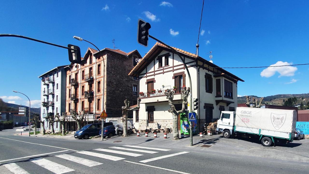 Tuul Etxea, En Caserio A 8km De Bilbao, Bano Compartido Galdakao