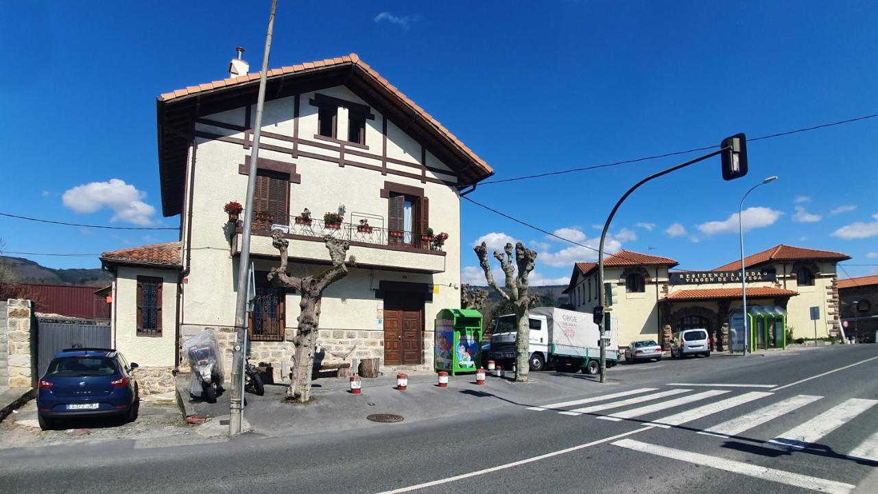 Homestay Tuul Etxea, En Caserio A 8km De Bilbao, Bano Compartido *