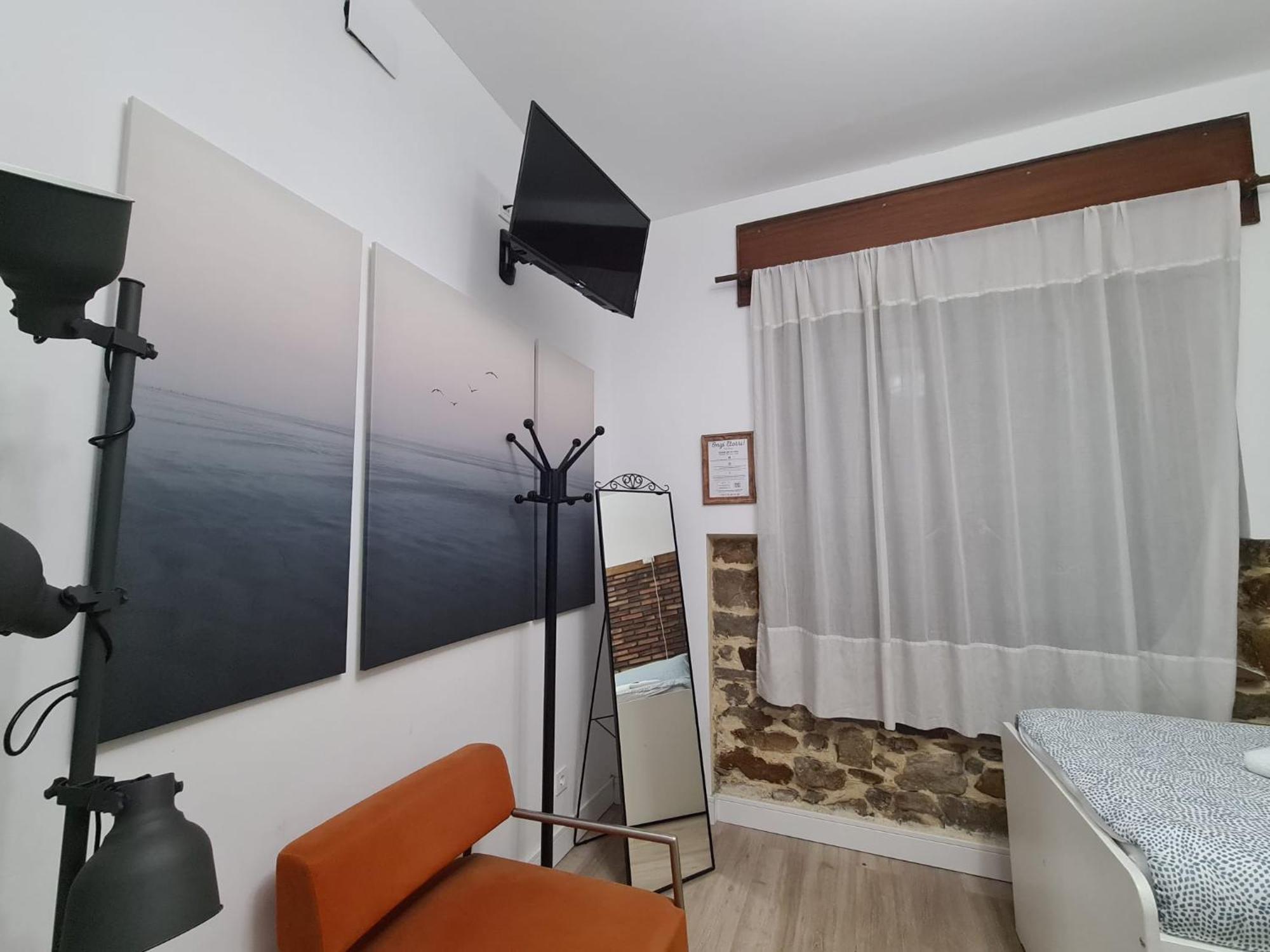 Homestay Tuul Etxea, En Caserio A 8km De Bilbao, Bano Compartido Galdakao